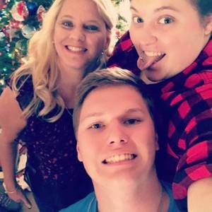 Meet your Posher, Arielle